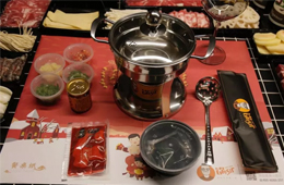 火鍋外賣送勺又送鍋不虧嗎？老板：開(kāi)店就盈利，年入1個(gè)億