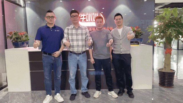 1701656645212673.gif 640 (2).gif